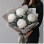 5 белых пионов c эвкалиптом фото 3